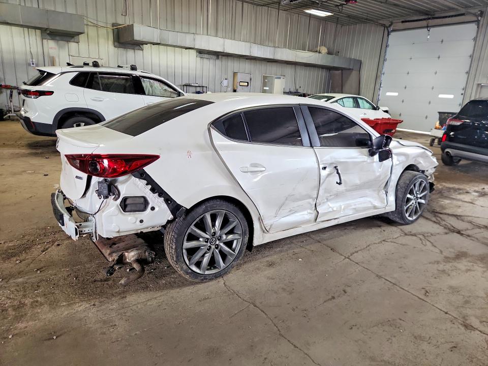 2018 Mazda 3 მანქანა იყიდება აუქციონზე, vin: 3MZBN1V33JM233482, აუქციონის ნომერი: 61218446