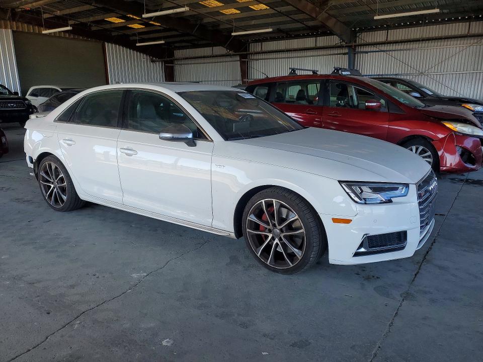 Продажа на аукционе авто 2018 Audi S4, vin: WAUB4AF42JA015458, номер лота: 60991706