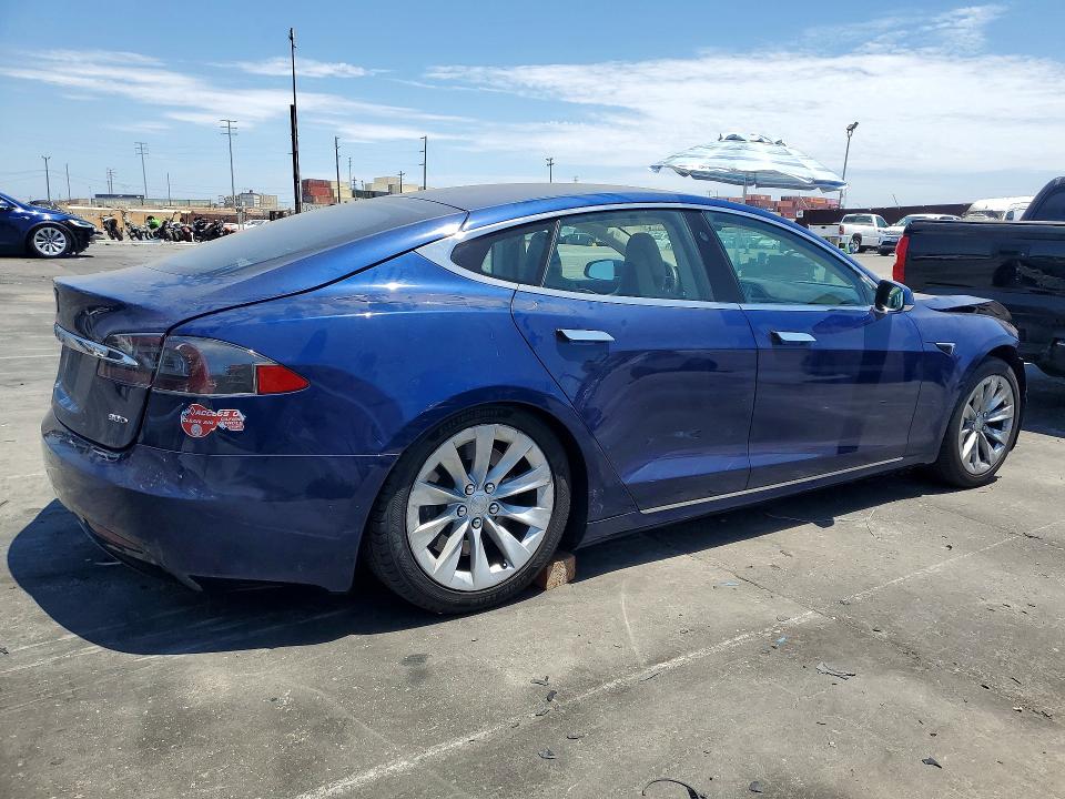 Продажа на аукционе авто 2017 Tesla Model S, vin: 5YJSA1E22HF187566, номер лота: 61769146