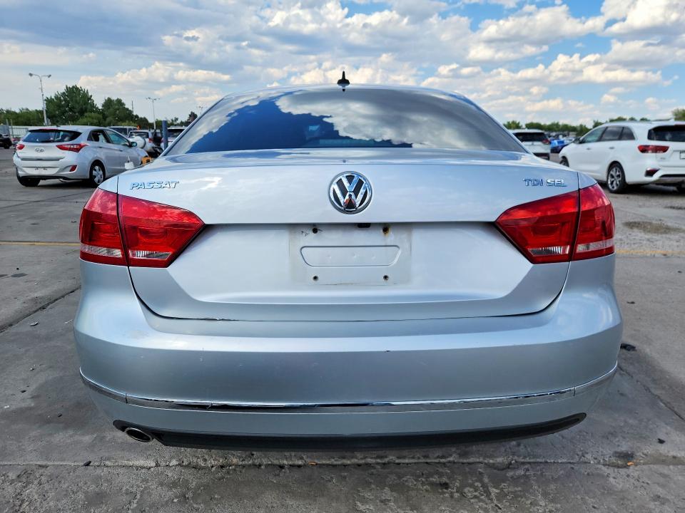 2015 Volkswagen Passat მანქანა იყიდება აუქციონზე, vin: 1VWCV7A39FC061111, აუქციონის ნომერი: 61739416