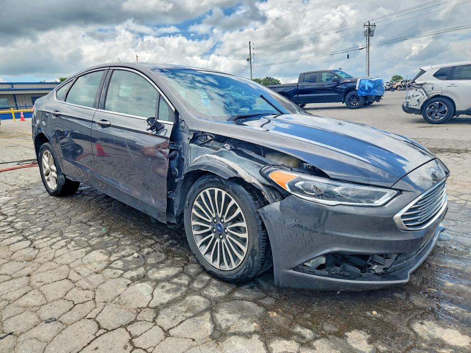 60620696 :رقم المزاد ، 3FA6P0D97JR155201 vin ، 2018 Ford Fusion مزاد بيع