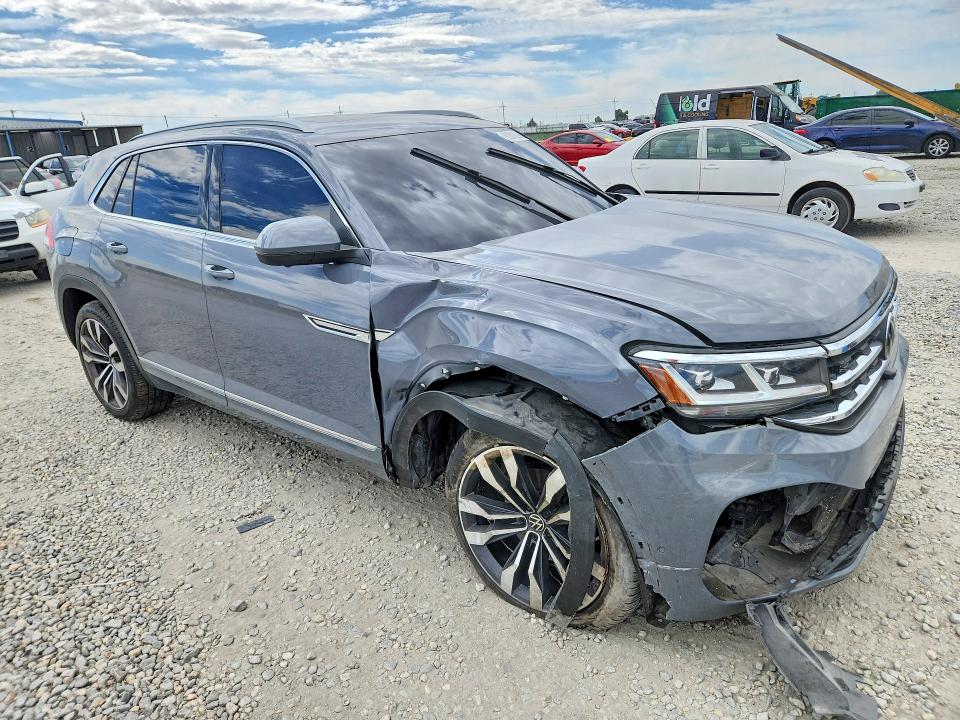 2021 Volkswagen Atlas Cross Sport მანქანა იყიდება აუქციონზე, vin: 1V2FE2CA4MC234883, აუქციონის ნომერი: 60361626