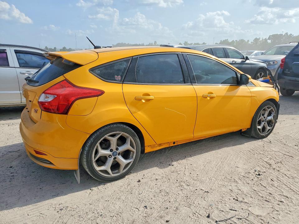 2013 Ford Focus მანქანა იყიდება აუქციონზე, vin: 1FADP3L98DL251139, აუქციონის ნომერი: 62673406