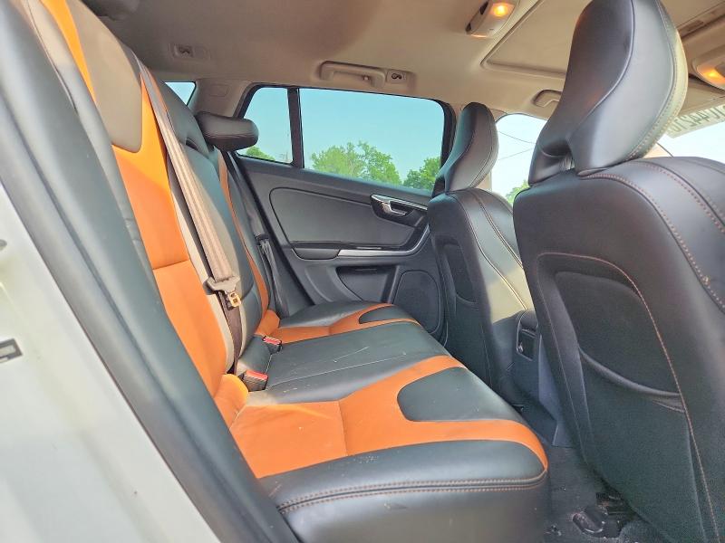 2016 Volvo V60 Cross Country მანქანა იყიდება აუქციონზე, vin: YV4612HK5G1008606, აუქციონის ნომერი: 61044216