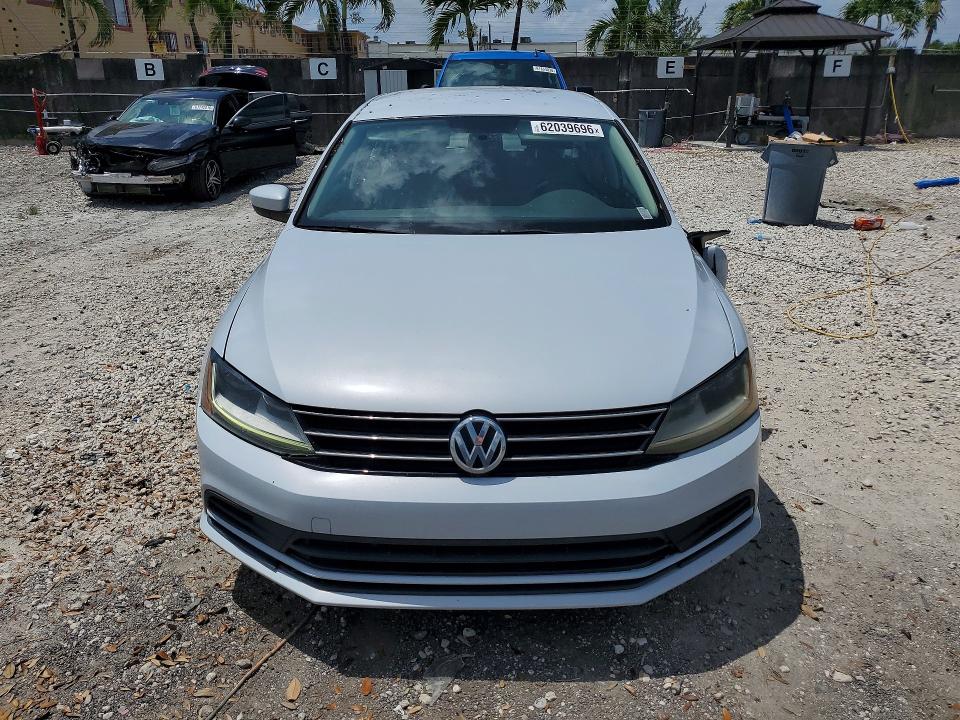 62039696 :رقم المزاد ، 3VW2B7AJ3HM223173 vin ، 2017 Volkswagen Jetta مزاد بيع