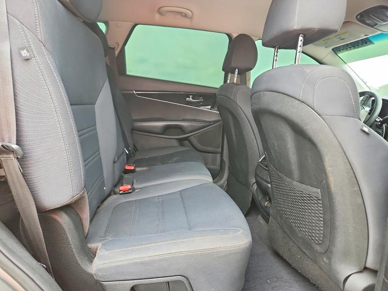 63039656 :رقم المزاد ، 5XYPG4A33KG477075 vin ، 2019 Kia Sorento مزاد بيع