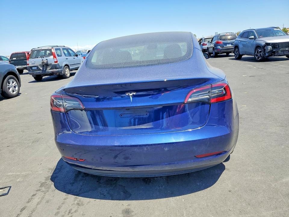 2022 Tesla Model 3 მანქანა იყიდება აუქციონზე, vin: 5YJ3E1EA3NF129929, აუქციონის ნომერი: 61045616