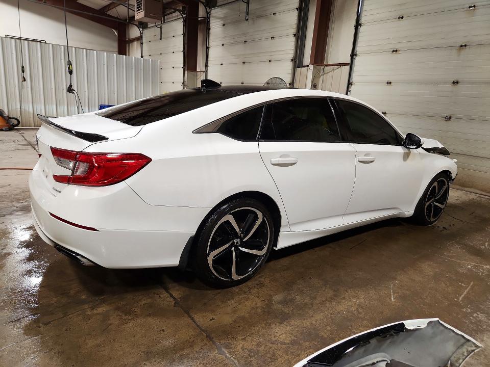 63364756 :رقم المزاد ، 1HGCV1F30JA030523 vin ، 2018 Honda Accord مزاد بيع