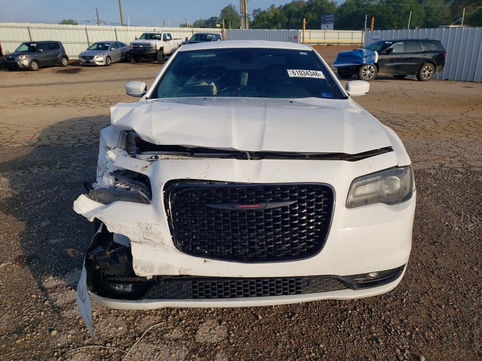2021 Chrysler 300 მანქანა იყიდება აუქციონზე, vin: 2C3CCABG0MH622477, აუქციონის ნომერი: 61034346
