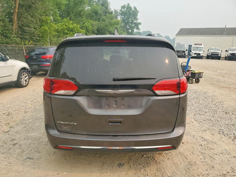 61108746 :رقم المزاد ، 2C4RC1EG6HR844443 vin ، 2017 Chrysler Pacifica مزاد بيع