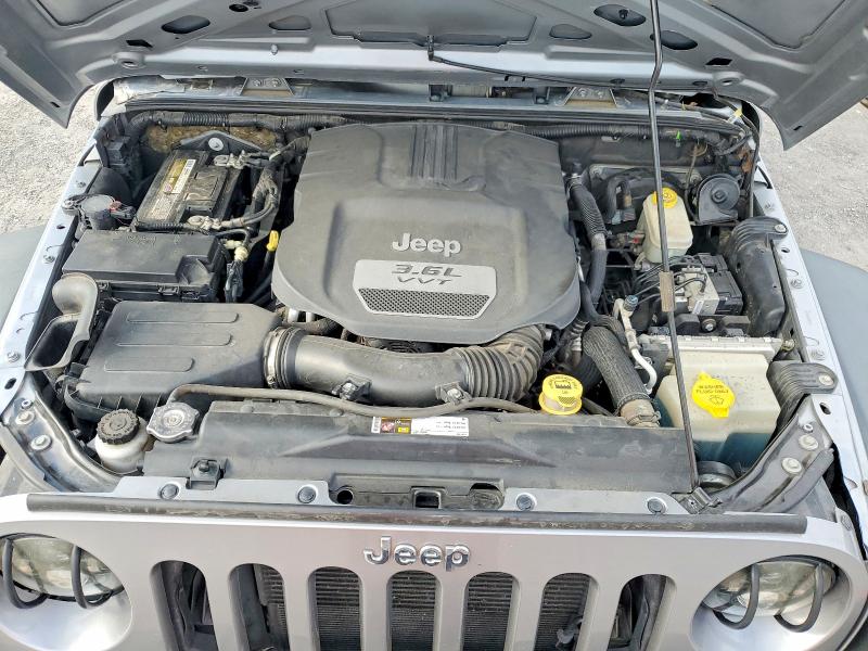60877906 :رقم المزاد ، 1C4BJWFG7DL588156 vin ، 2013 Jeep Wrangler Unlimited مزاد بيع