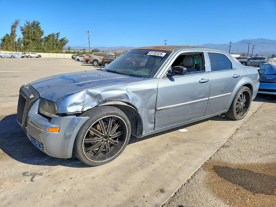 2006 Chrysler 300 მანქანა იყიდება აუქციონზე, vin: 2C3KA53G26H352758, აუქციონის ნომერი: 61702326