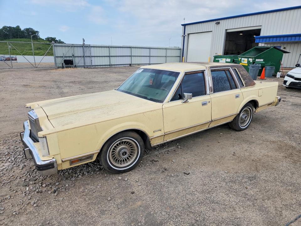 60298446 :رقم المزاد ، 1LNBP94F3BY612359 vin ، 1981 Lincoln Town Car مزاد بيع