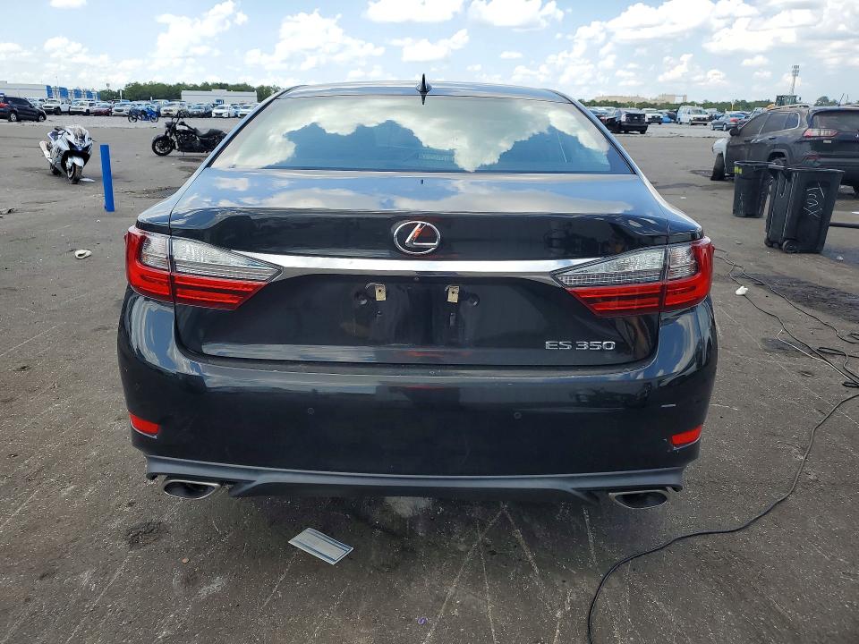 60549076 :رقم المزاد ، 58ABK1GG2JU095977 vin ، 2018 Lexus Es مزاد بيع