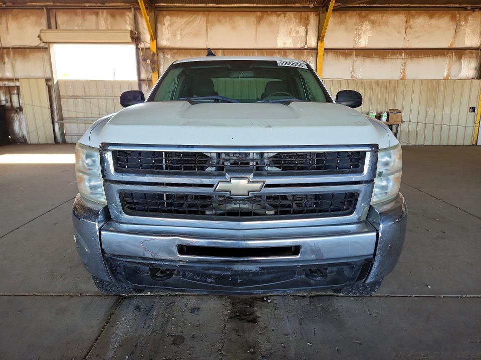 60688206 :رقم المزاد ، 1GCHK29K67E582521 vin ، 2007 Chevrolet Silverado مزاد بيع