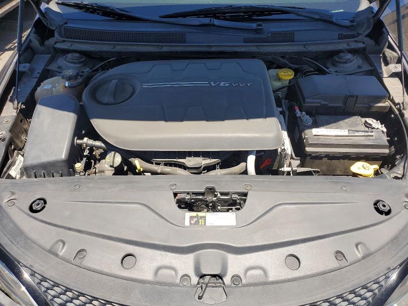 59625606 :رقم المزاد ، 1C3CCCBG2FN530177 vin ، 2015 Chrysler 200 مزاد بيع