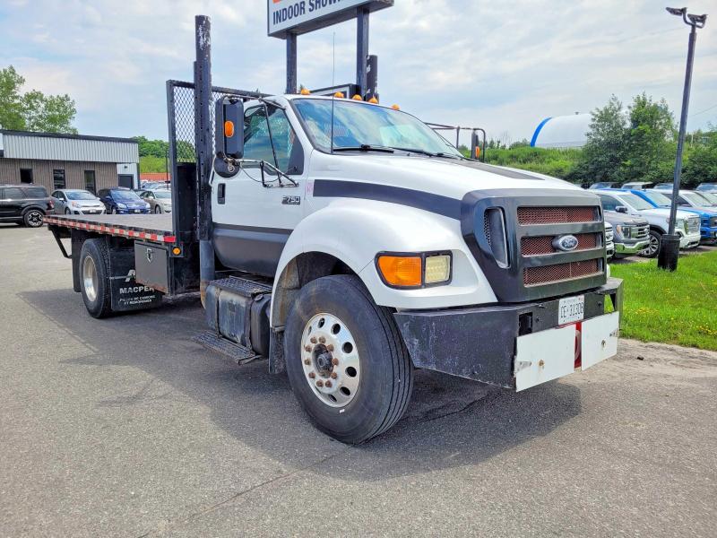 60528526 :رقم المزاد ، 3FRXF75TX4V696780 vin ، 2004 Ford F750 مزاد بيع