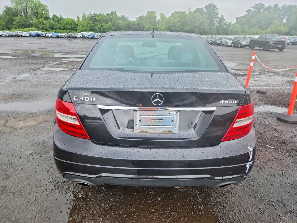 2013 Mercedes-benz C მანქანა იყიდება აუქციონზე, vin: WDDGF8AB8DR276753, აუქციონის ნომერი: 61673276