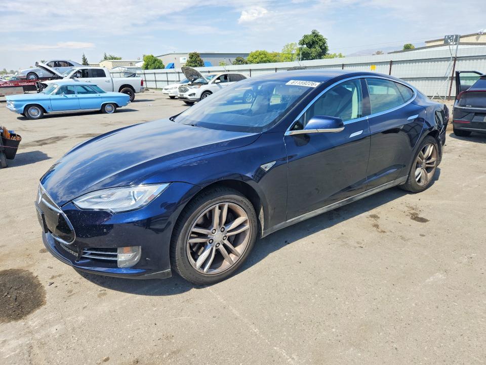 2013 Tesla Model S მანქანა იყიდება აუქციონზე, vin: 5YJSA1DN9DFP07977, აუქციონის ნომერი: 61159226