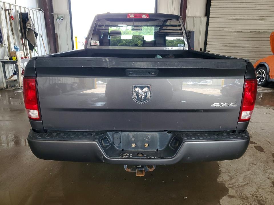 62508936 :رقم المزاد ، 1C6RR7FG0JS254363 vin ، 2018 Ram 1500 مزاد بيع
