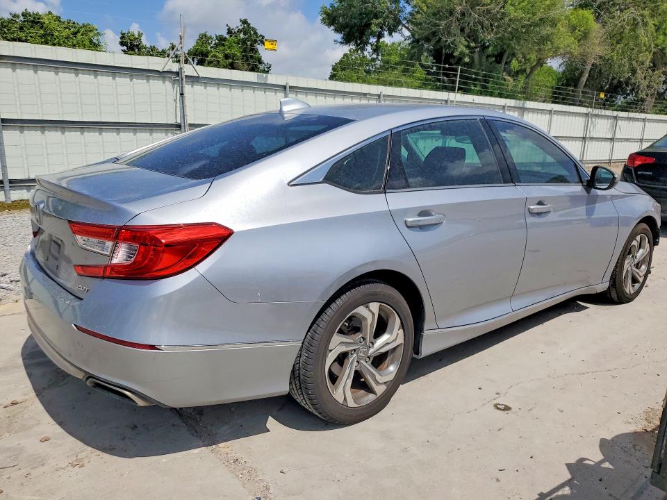 59103726 :رقم المزاد ، 1HGCV2F67JA021107 vin ، 2018 Honda Accord مزاد بيع