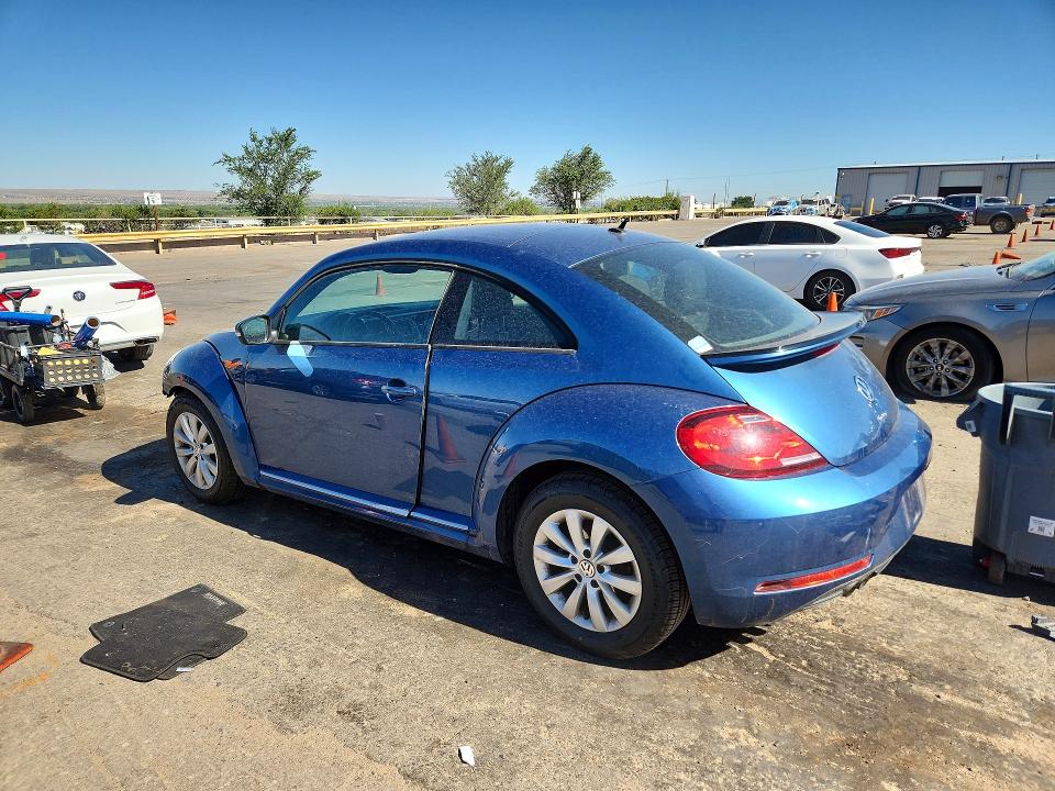 2019 Volkswagen Beetle მანქანა იყიდება აუქციონზე, vin: 3VWFD7AT7KM712602, აუქციონის ნომერი: 59714166