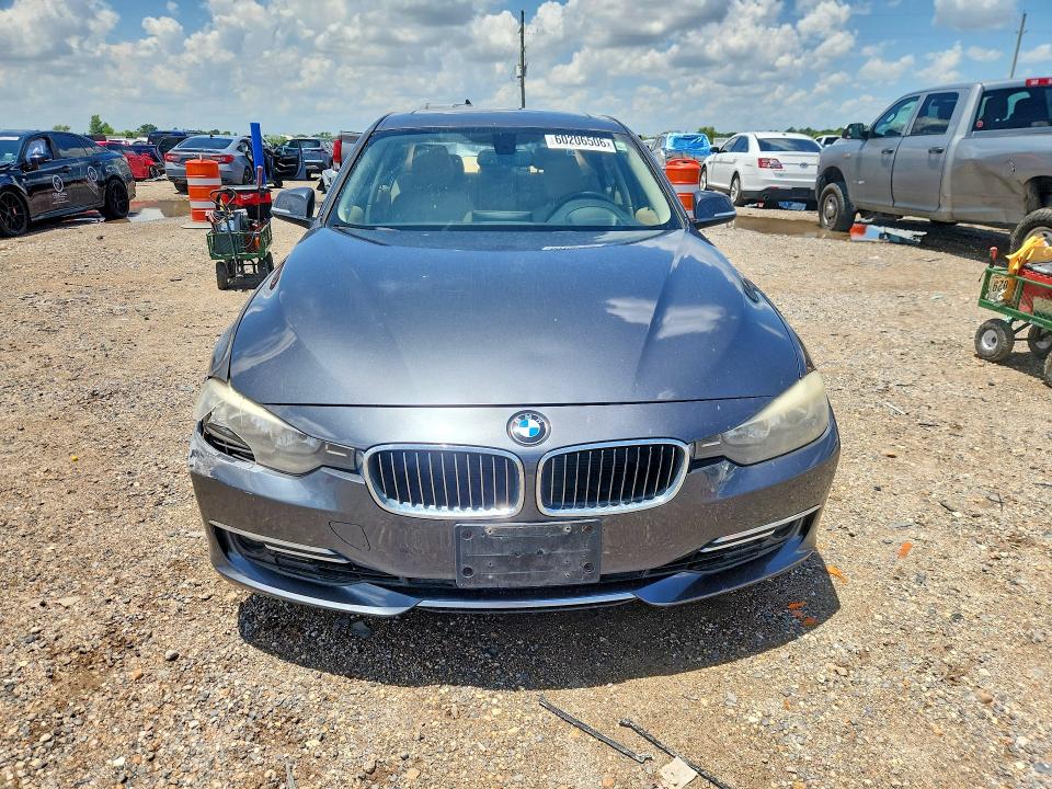 60206506 :رقم المزاد ، WBA3A5C56DF355611 vin ، 2013 Bmw 328 مزاد بيع