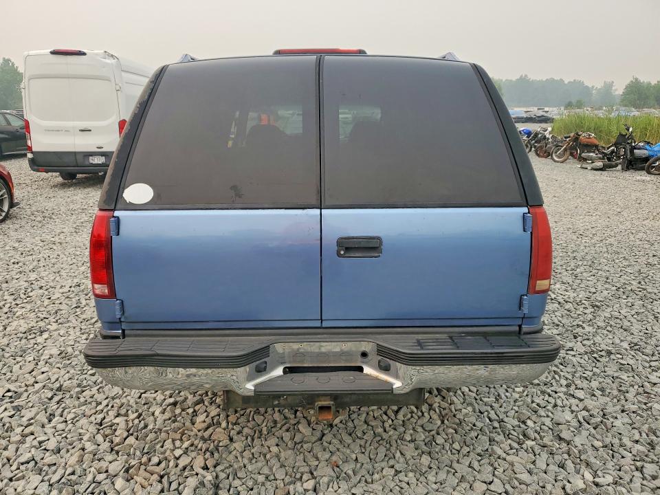 1995 Chevrolet Suburban მანქანა იყიდება აუქციონზე, vin: 1GNEC16K8SJ458515, აუქციონის ნომერი: 60993936