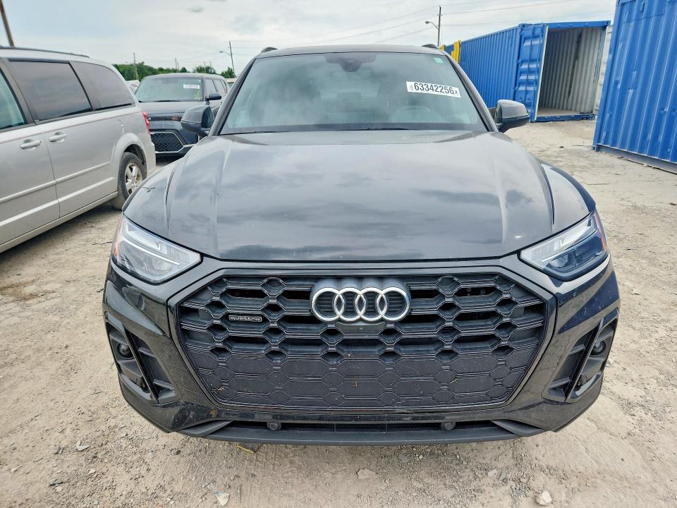 63342256 :رقم المزاد ، WA1EAAFY1N2010760 vin ، 2022 Audi Q5 مزاد بيع