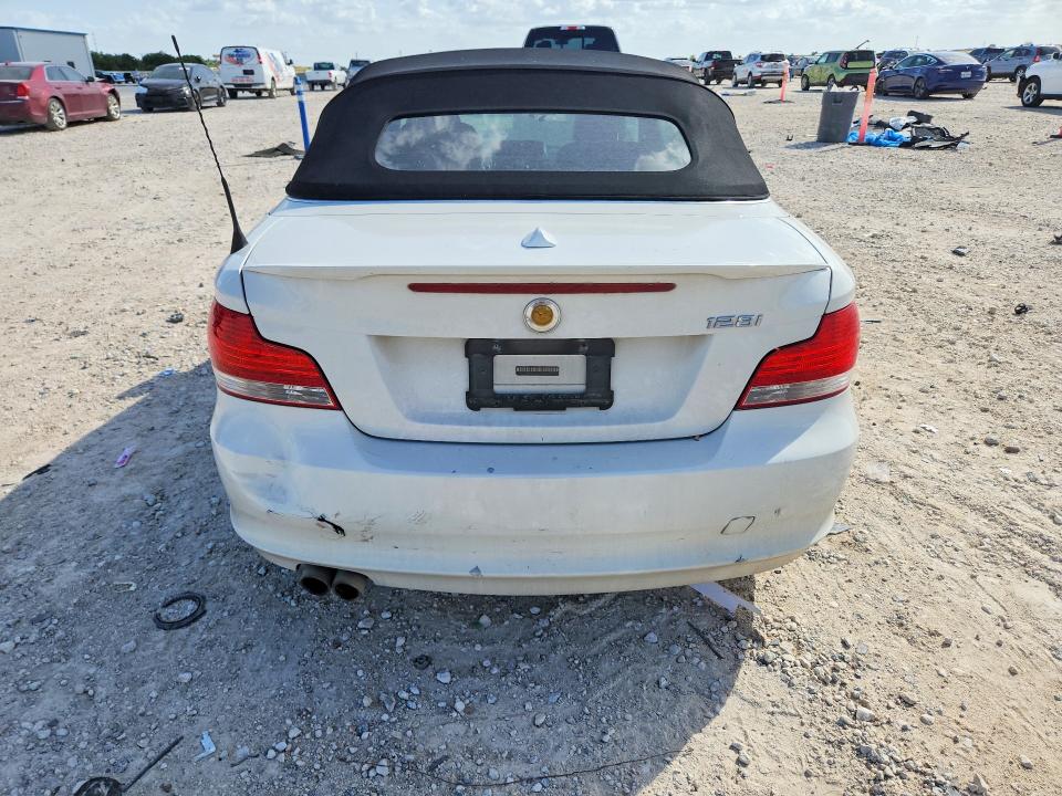 60488706 :رقم المزاد ، WBAUN1C54AVH81819 vin ، 2010 Bmw 128 مزاد بيع