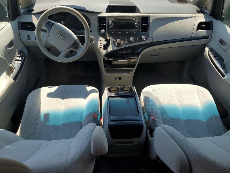 60839266 :رقم المزاد ، 5TDKK3DC0BS138808 vin ، 2011 Toyota Sienna مزاد بيع