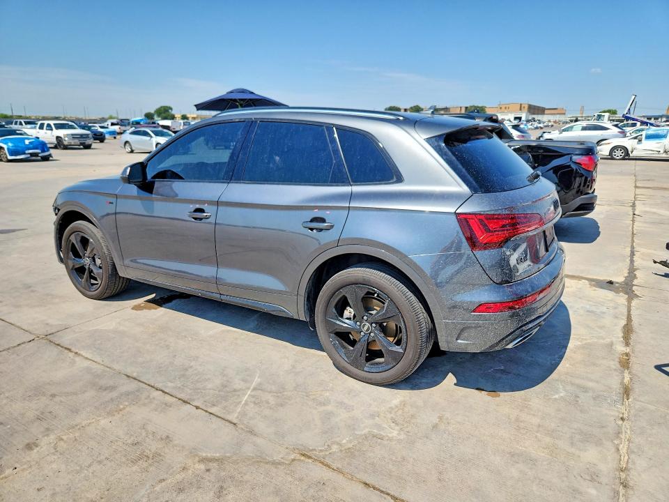 60041446 :رقم المزاد ، WA1EAAFY2N2001095 vin ، 2022 Audi Q5 مزاد بيع