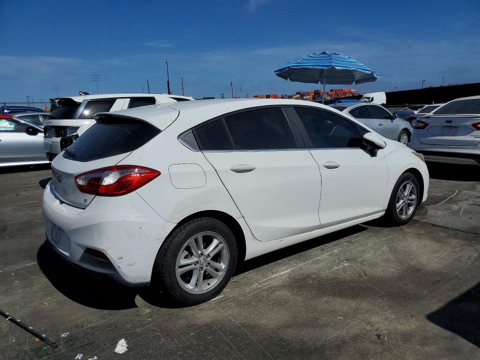 61766106 :رقم المزاد ، 3G1BE6SM2HS551427 vin ، 2017 Chevrolet Cruze مزاد بيع