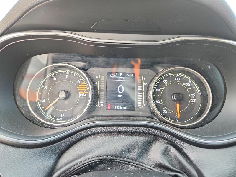 61358126 :رقم المزاد ، 1C4PJLCB5KD312787 vin ، 2019 Jeep Cherokee مزاد بيع