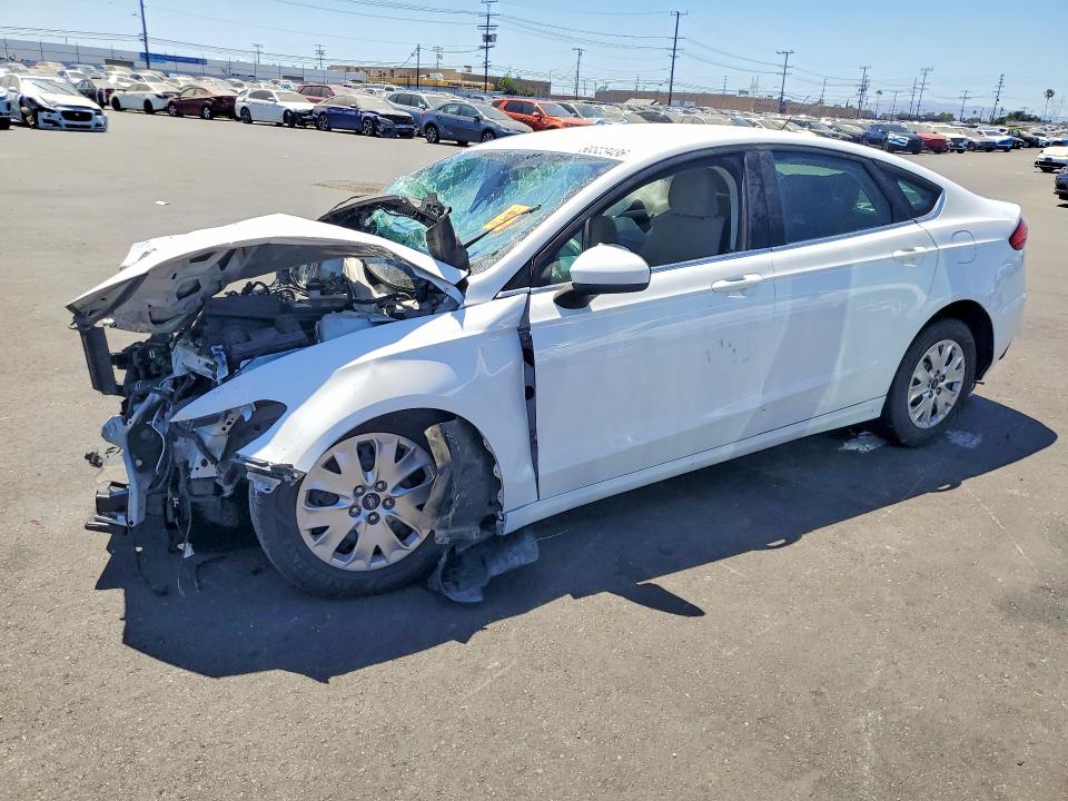60323436 :رقم المزاد ، 3FA6P0G71KR279329 vin ، 2019 Ford Fusion مزاد بيع