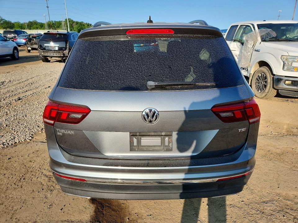 61918346 :رقم المزاد ، 3VV3B7AX0JM000852 vin ، 2018 Volkswagen Tiguan مزاد بيع