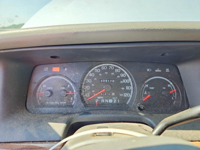 Auction sale of the 2004 Ford Crown Victoria, vin: 2FAFP74W44X128980, lot number: 63022376