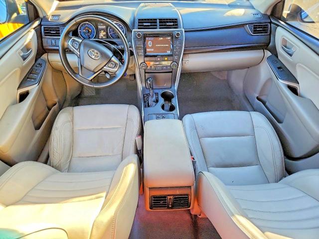 61557156 :رقم المزاد ، 4T4BF1FKXGR565317 vin ، 2016 Toyota Camry مزاد بيع