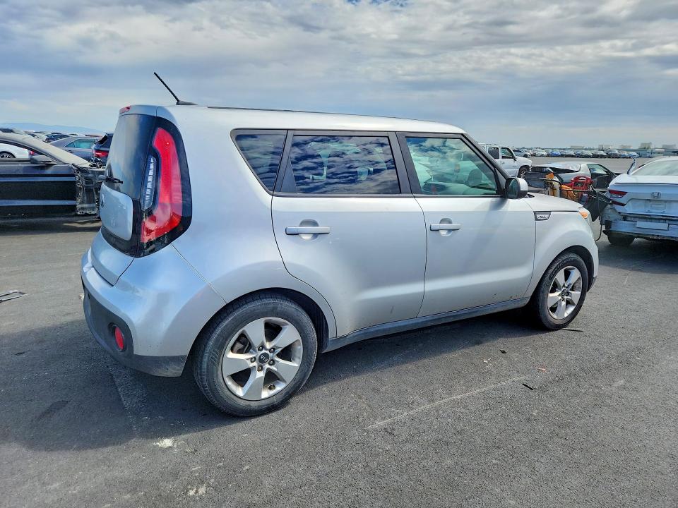 2018 Kia Soul მანქანა იყიდება აუქციონზე, vin: KNDJN2A27J7544330, აუქციონის ნომერი: 61015476