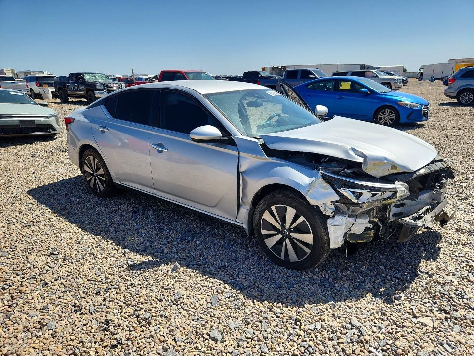 60192146 :رقم المزاد ، 1N4BL4DW2MN316200 vin ، 2021 Nissan Altima مزاد بيع