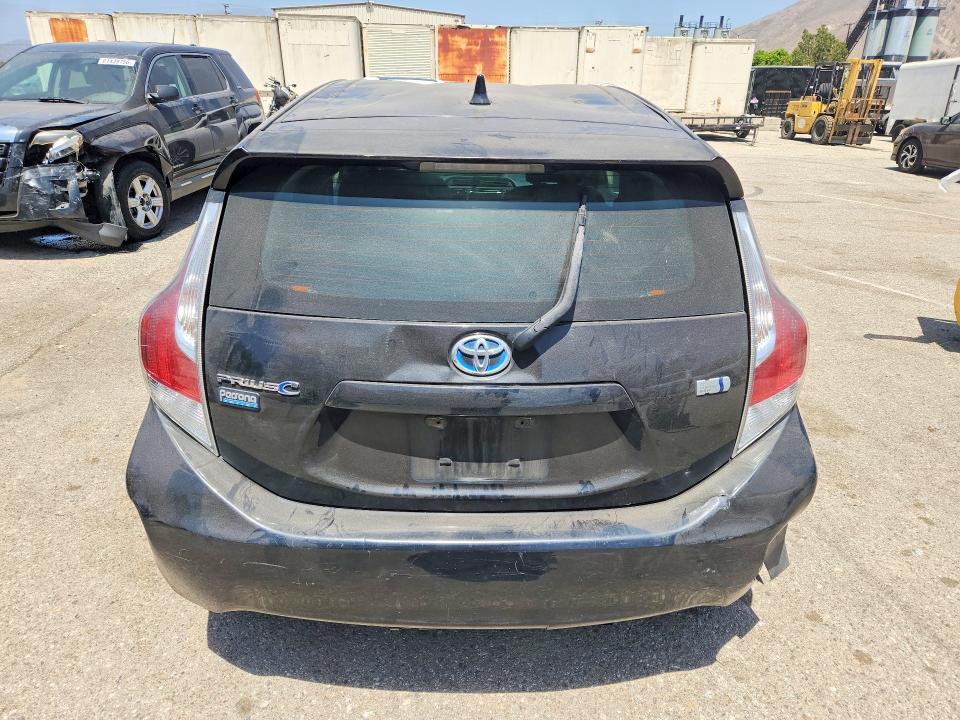60710406 :رقم المزاد ، JTDKDTB36G1118645 vin ، 2016 Toyota Prius C مزاد بيع