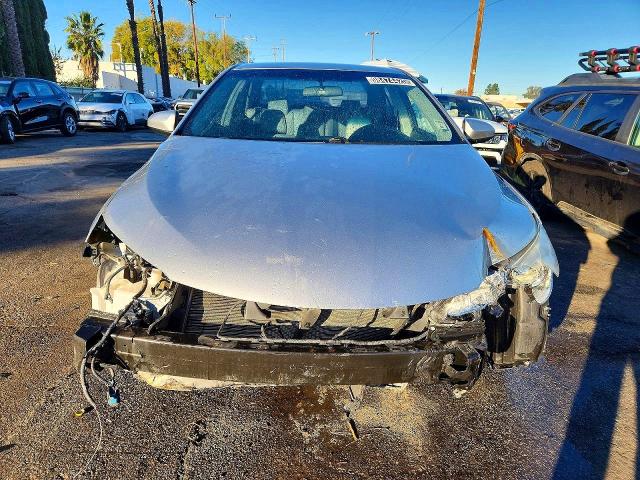 61557156 :رقم المزاد ، 4T4BF1FKXGR565317 vin ، 2016 Toyota Camry مزاد بيع