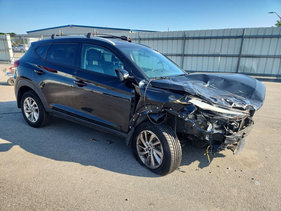 58696966 :رقم المزاد ، KM8J33A44HU381026 vin ، 2017 Hyundai Tucson مزاد بيع