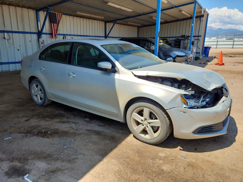 61506476 :رقم المزاد ، 3VWLL7AJ7BM109895 vin ، 2011 Volkswagen Jetta مزاد بيع