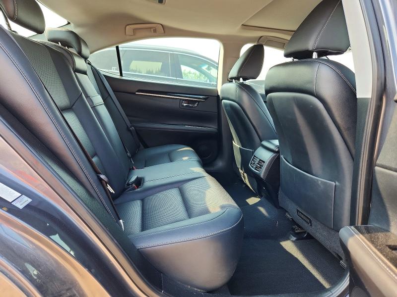 62812876 :رقم المزاد ، 58ABK1GG9JU109499 vin ، 2018 Lexus Es مزاد بيع