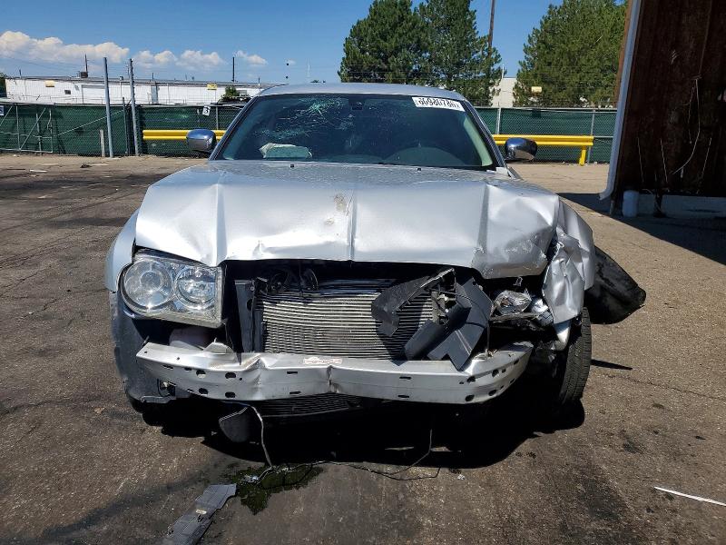 60980786 :رقم المزاد ، 2C3CA6CT5AH279692 vin ، 2010 Chrysler 300c مزاد بيع