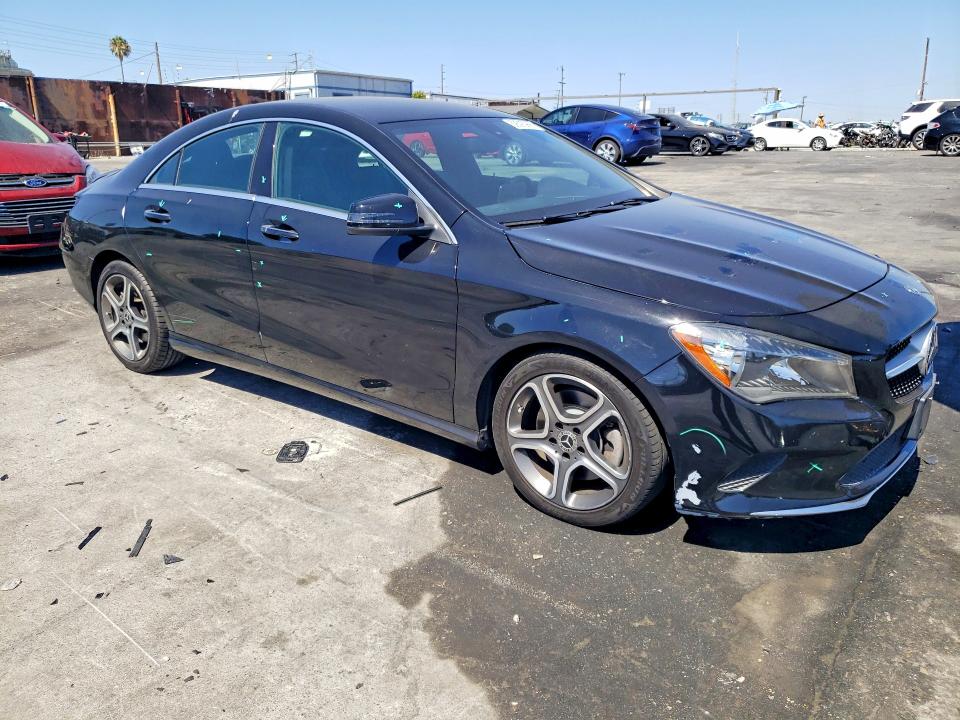 59392966 :رقم المزاد ، WDDSJ4EB6JN602144 vin ، 2018 Mercedes-benz Cla مزاد بيع