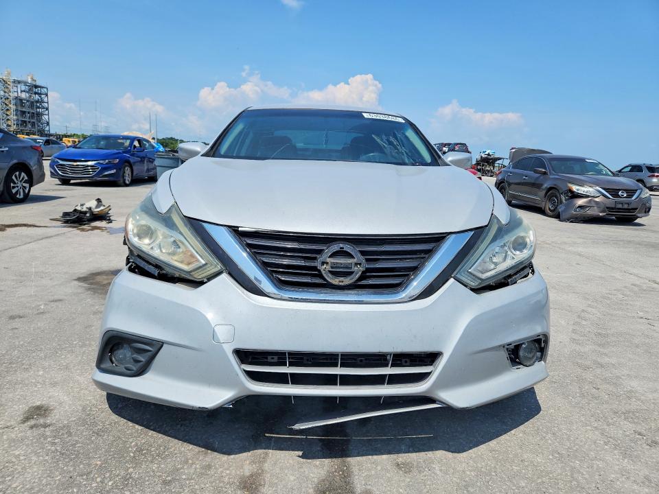 2017 Nissan Altima მანქანა იყიდება აუქციონზე, vin: 1N4AL3APXHC256218, აუქციონის ნომერი: 63038686
