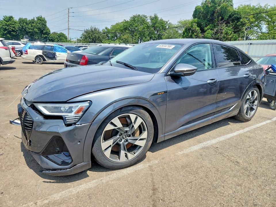 2022 Audi E-tron მანქანა იყიდება აუქციონზე, vin: WA11AAGE3NB009726, აუქციონის ნომერი: 62634796