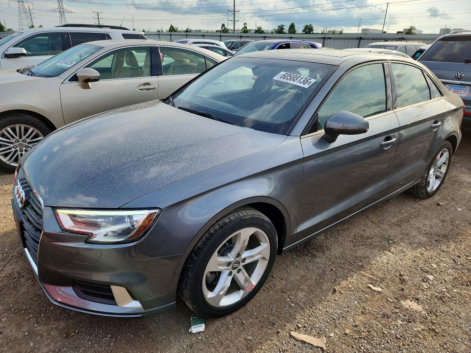 Продаж на аукціоні авто 2018 Audi A3, vin: WAUB8GFF0J1071956, номер лоту: 60588136